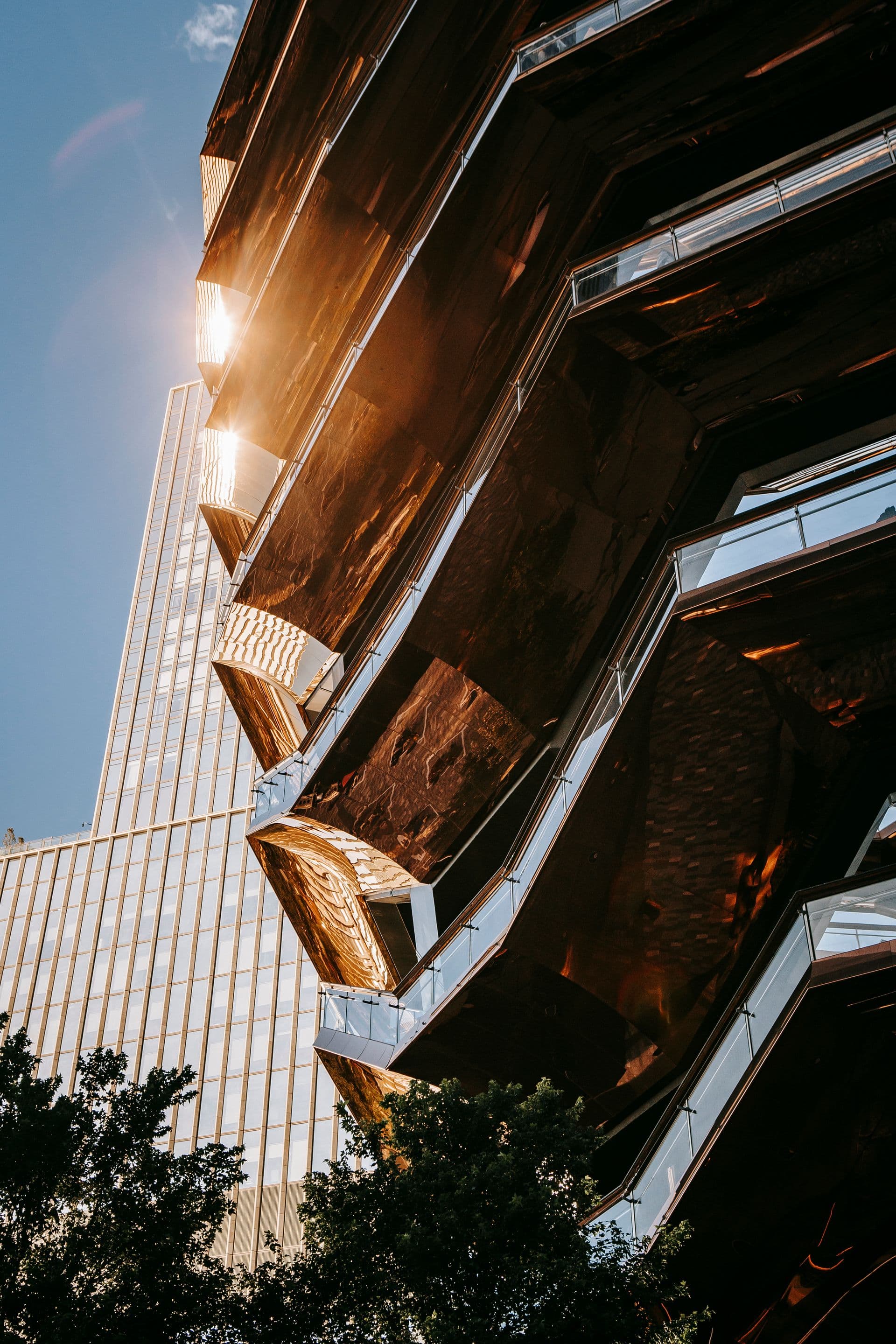 Moderne Architektur bei Abendlicht